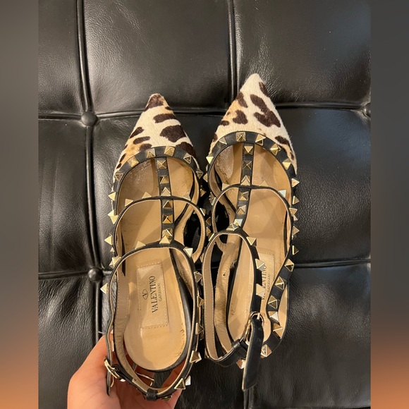 Valentino Leopard Rockstuds - Picture 2 of 9